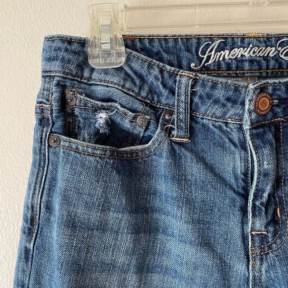American Eagle Outfitters | Medium Wash Distressed Straight Leg Jeans Sz 0 - Picture 2 of 5